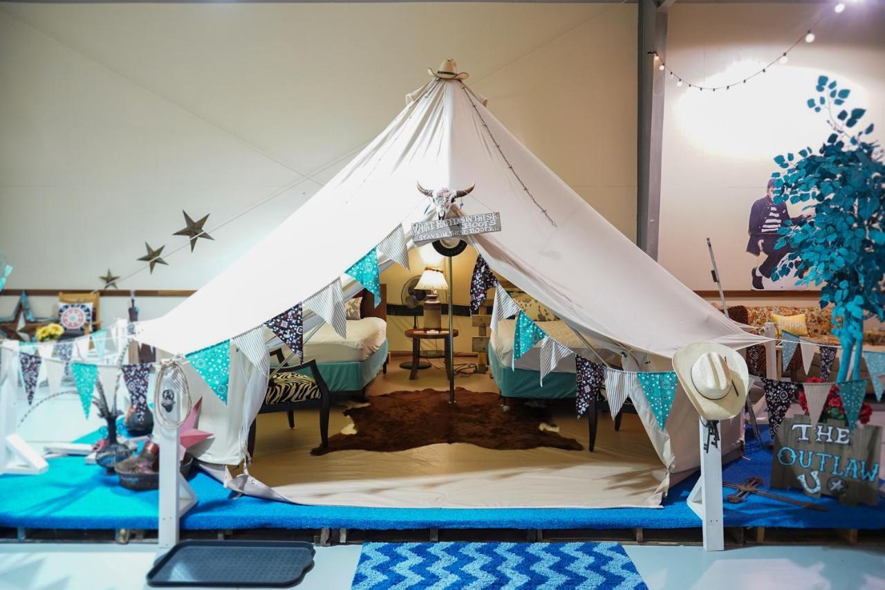 Lone Star Glamp Inn Warrenton Eksteriør billede