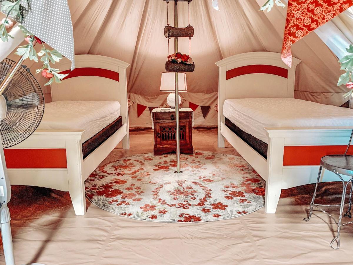 Lone Star Glamp Inn Warrenton Eksteriør billede