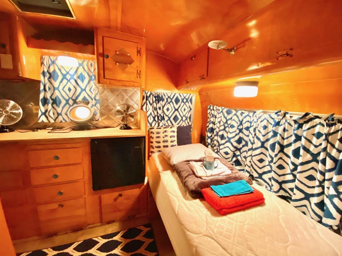 Lone Star Glamp Inn Warrenton Eksteriør billede