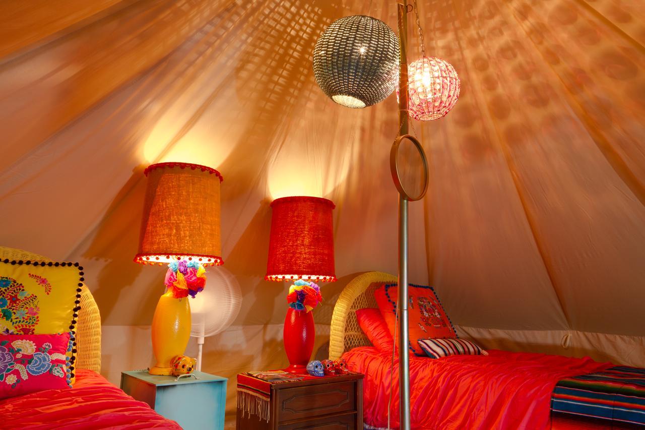 Lone Star Glamp Inn Warrenton Eksteriør billede